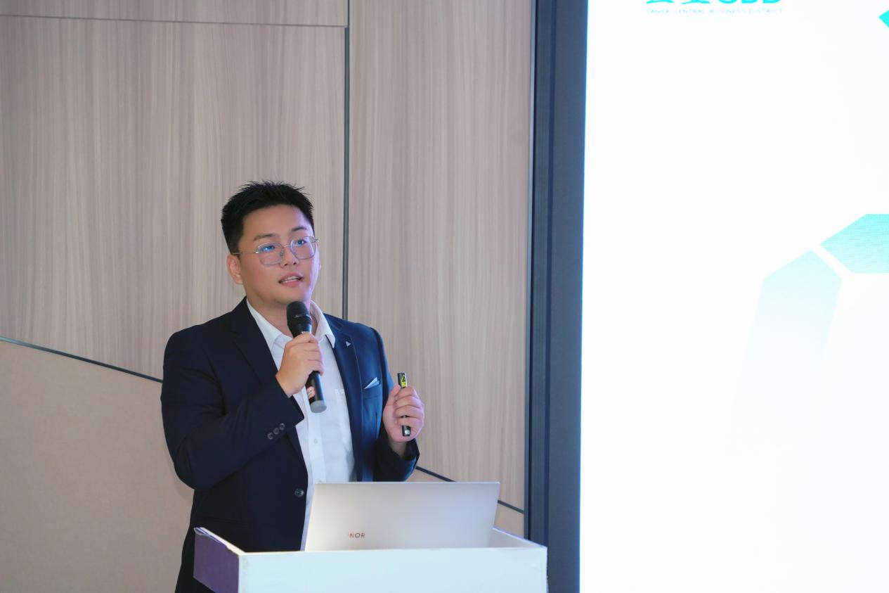 （三亚商务区产业运营服务有限公司企业服务部经理李沐羲）