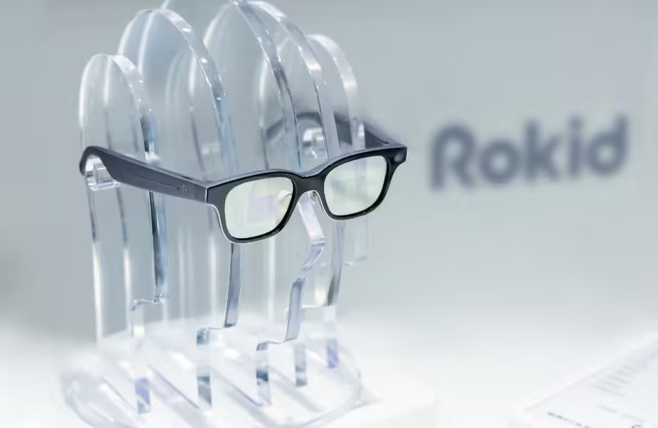 Rokid联合支付宝上线全球首个智能眼镜支付产品:看一下支付