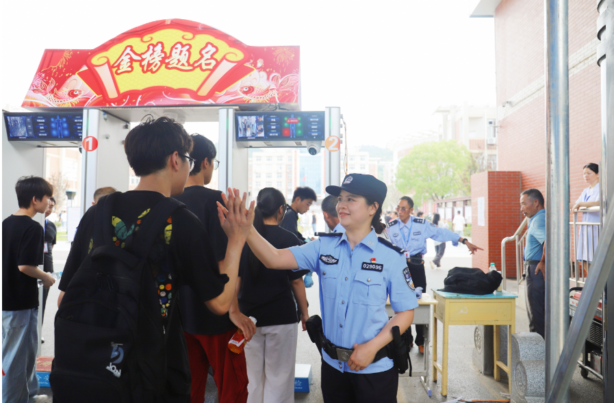 江西庐山市：“三位一体”筑牢校园安全屏障