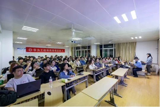 专业开展企业导师进校园活动