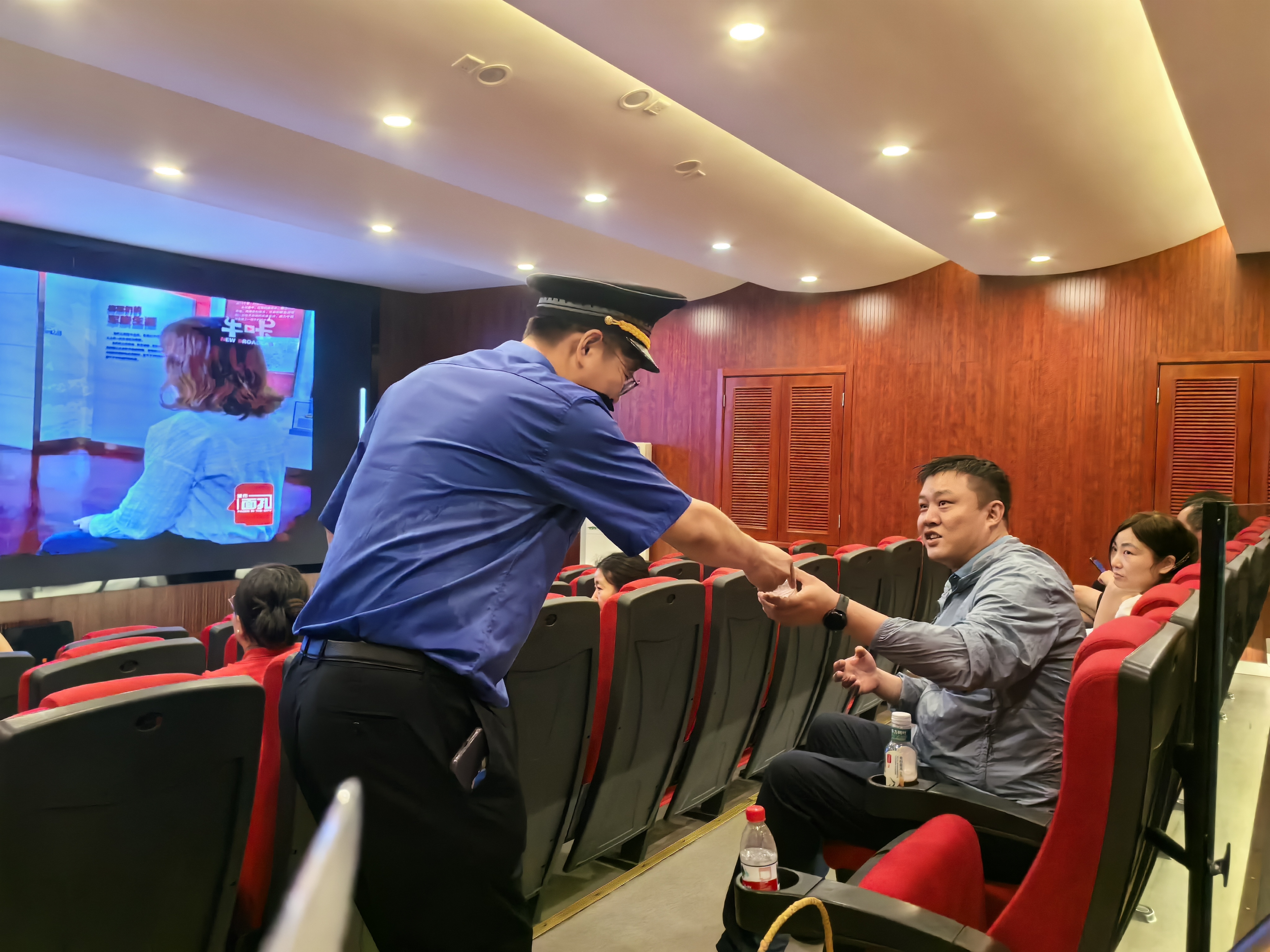 精准护考显温度 南京城管织密中考保障网助力考生逐梦