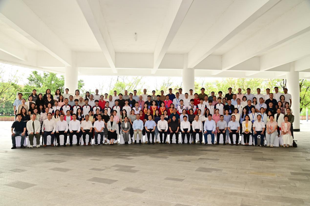 “侨乡视域下铸牢中华民族共同体意识研究”学术研讨会暨五邑大学铸牢中华民族共同体意识研究院启动仪式顺利举办