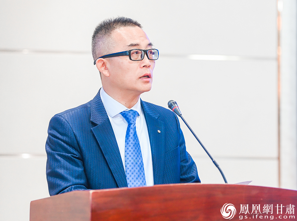 澳门甘肃联谊会副会长周胜说,陇澳之间山河有界,根亲无疆。张修毅 摄