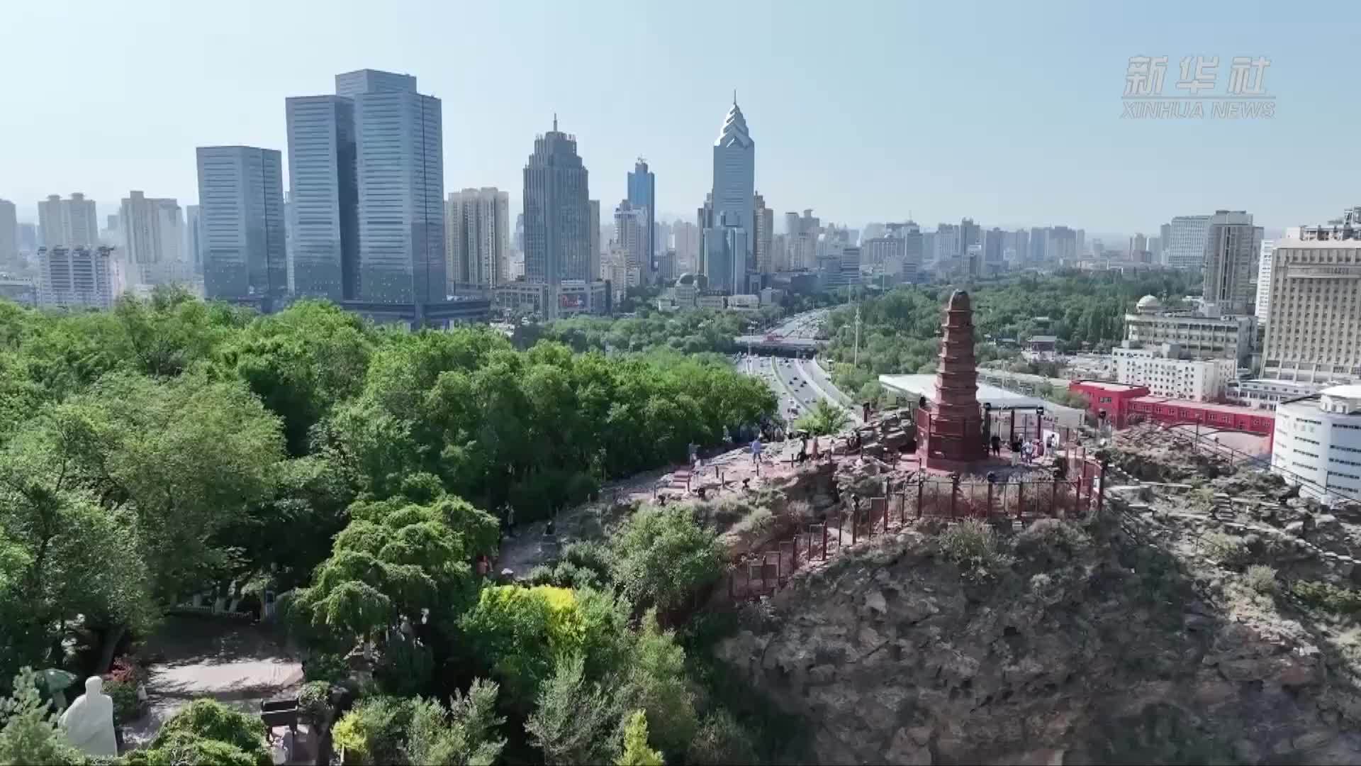 新疆乌鲁木齐高中毕业生假期生活激发消费活力