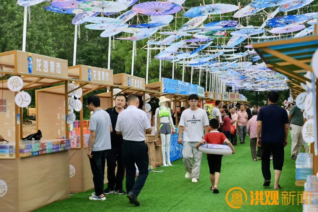 赣江“两滩七湾”天然泳场正式开放 南昌市民：像在海边度假