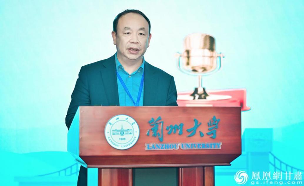 兰州大学副校长沙勇忠介绍，此次研讨会旨在凝聚海峡两岸和港澳地区对公共管理学科发展的共识。