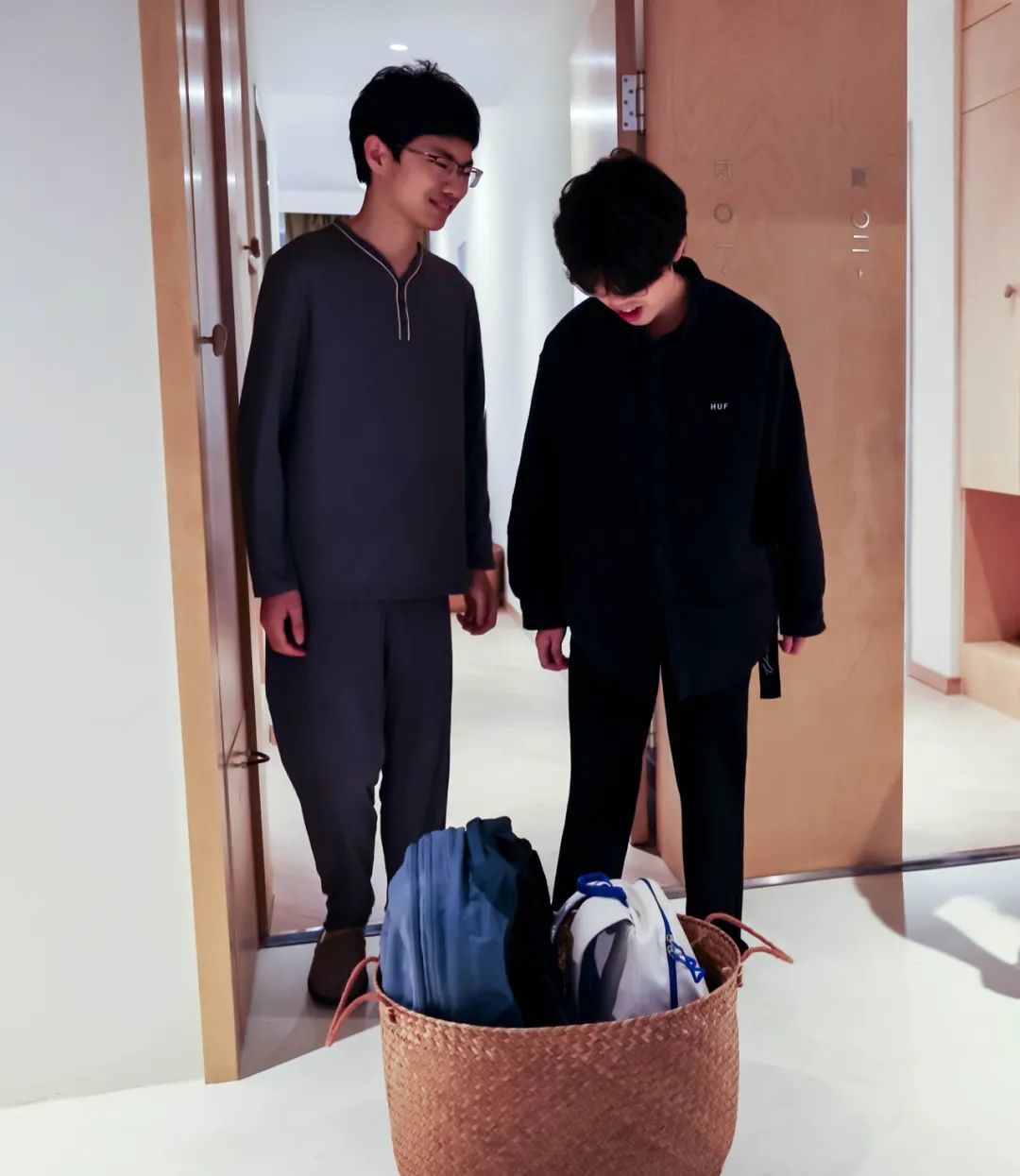 两个浙大学生决定只用AI生存72小时