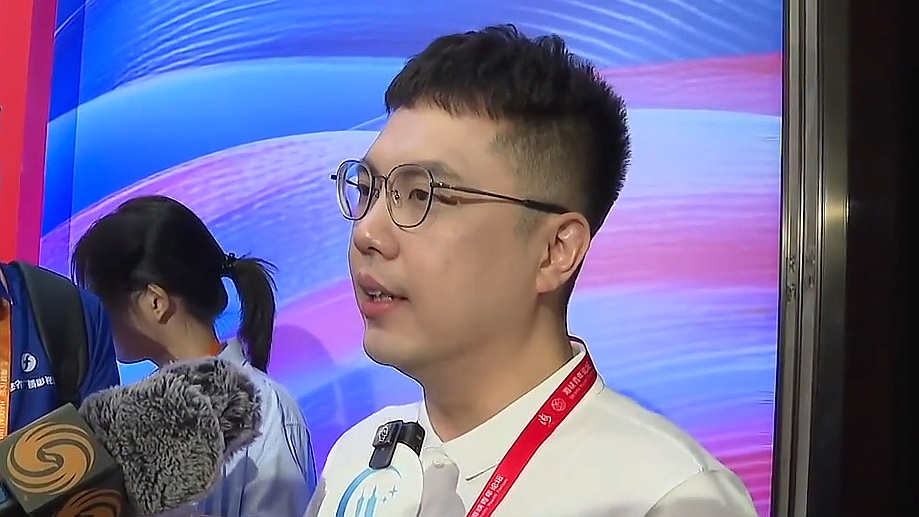 网红“馆长”大陆行给台湾青年提供“破茧”勇气