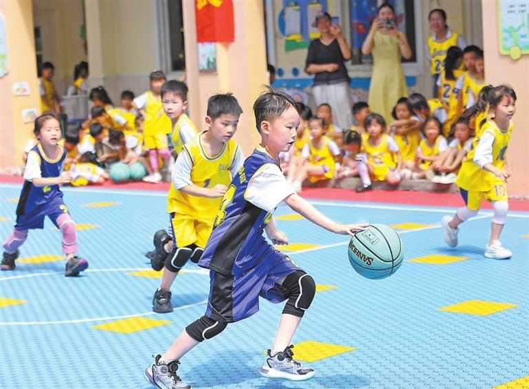 多彩校園（圖）