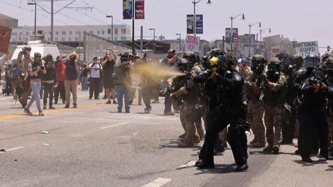 特朗普全力取缔非法移民，是落实法治，还是另有政治算计？