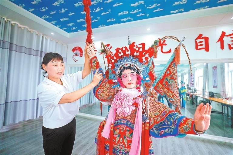 多彩校園（圖）