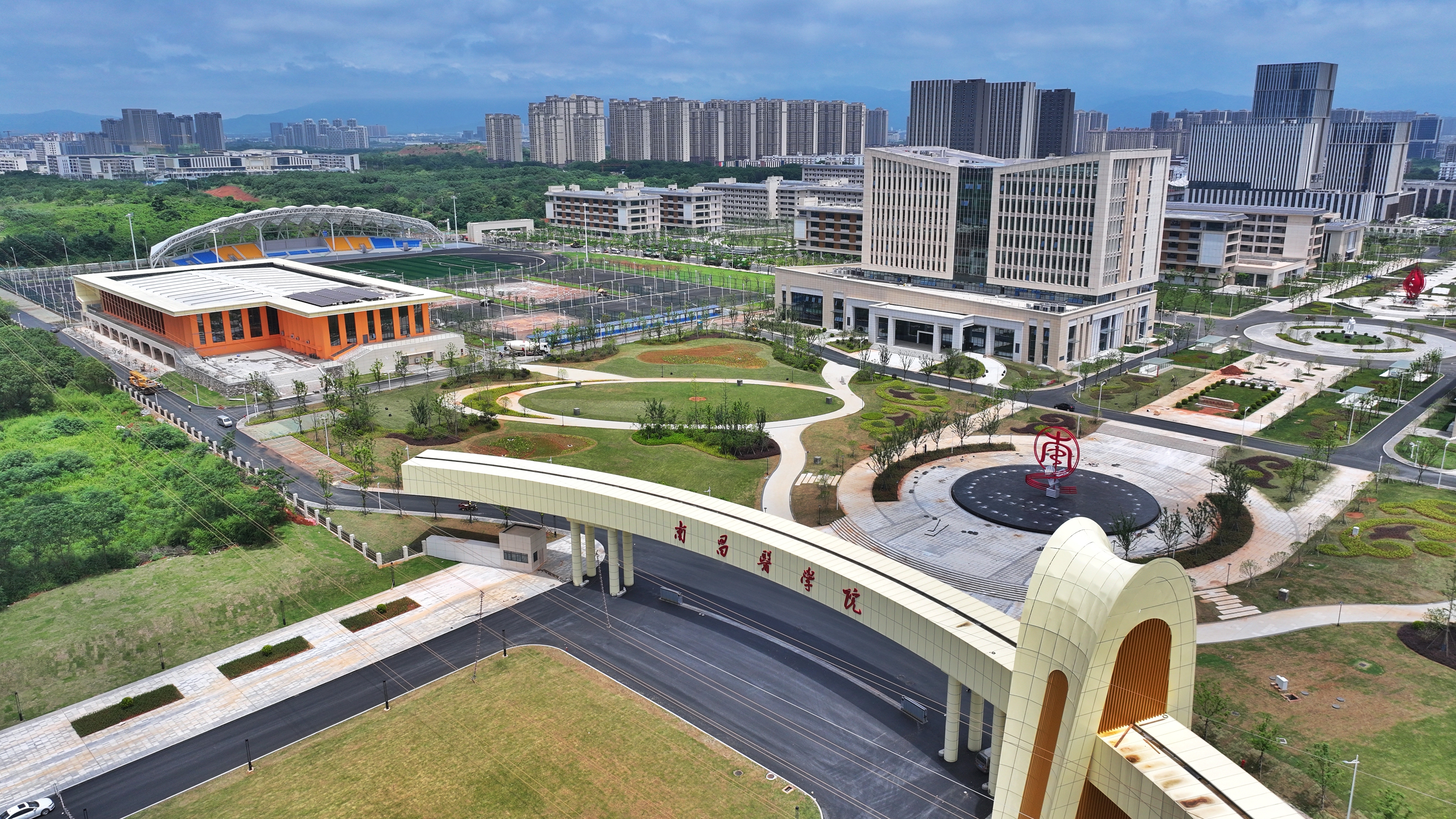 ▴6月12日，航拍项目建设进入收尾阶段。