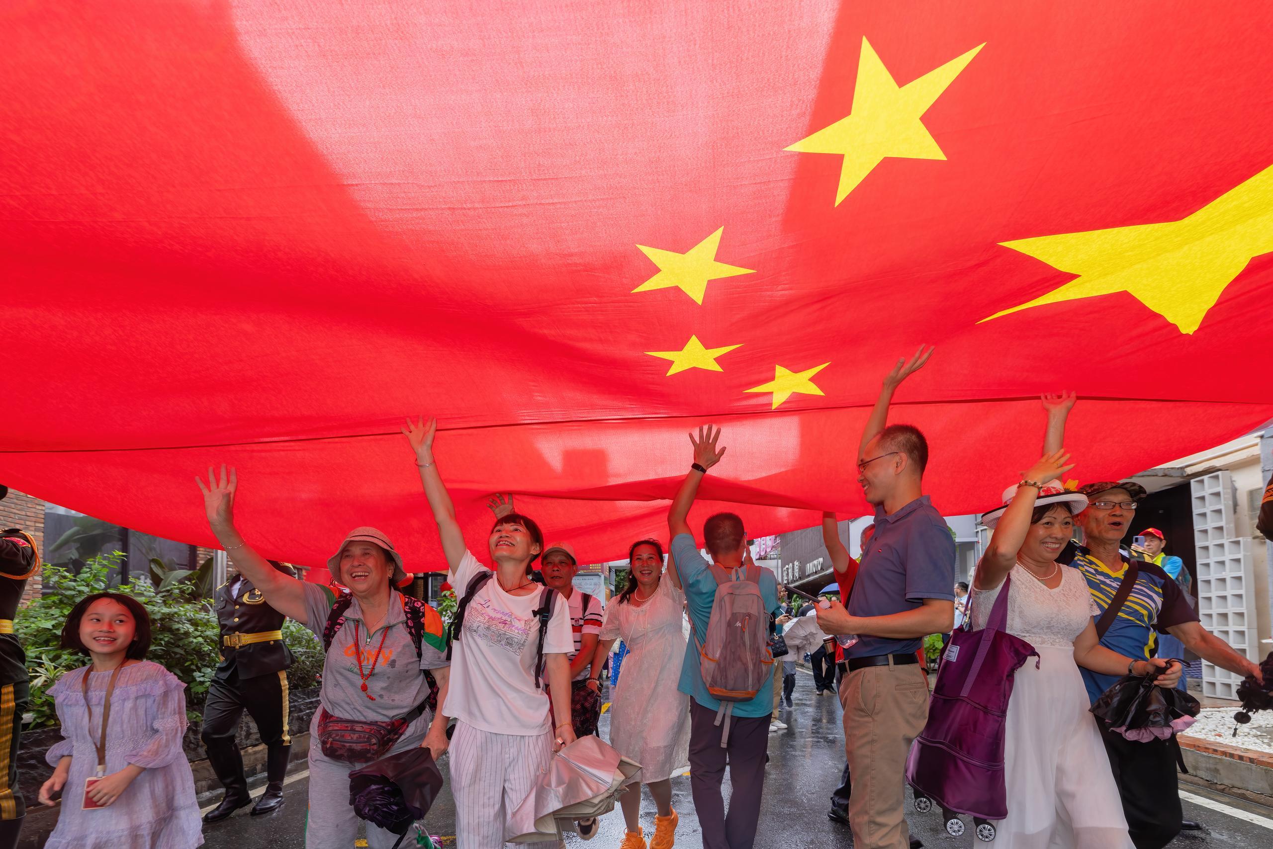 让艺术精品走进千家万户——东华慧美艺术馆举办开馆一周年庆典活动