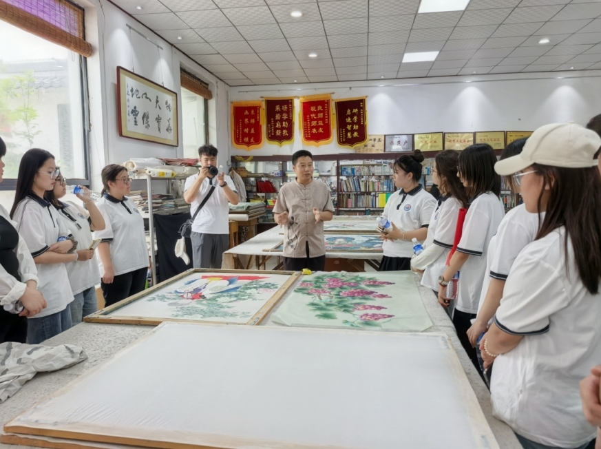 宁晋县开展“万名学子游邢襄 青年学子宁晋行”活动