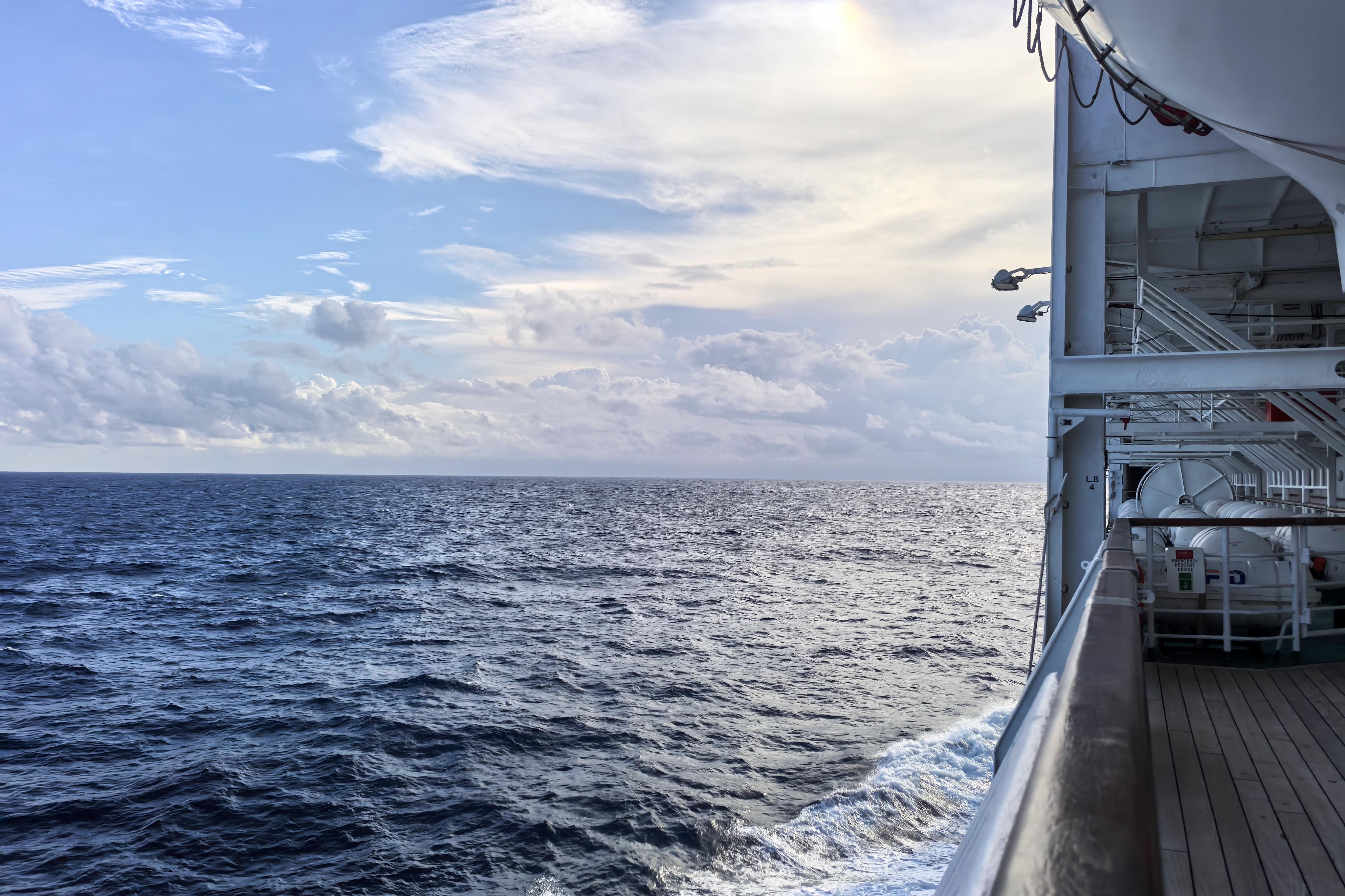 漫游纪｜六天五晚香港冲绳往返，“鼓浪屿”号邮轮深度体验