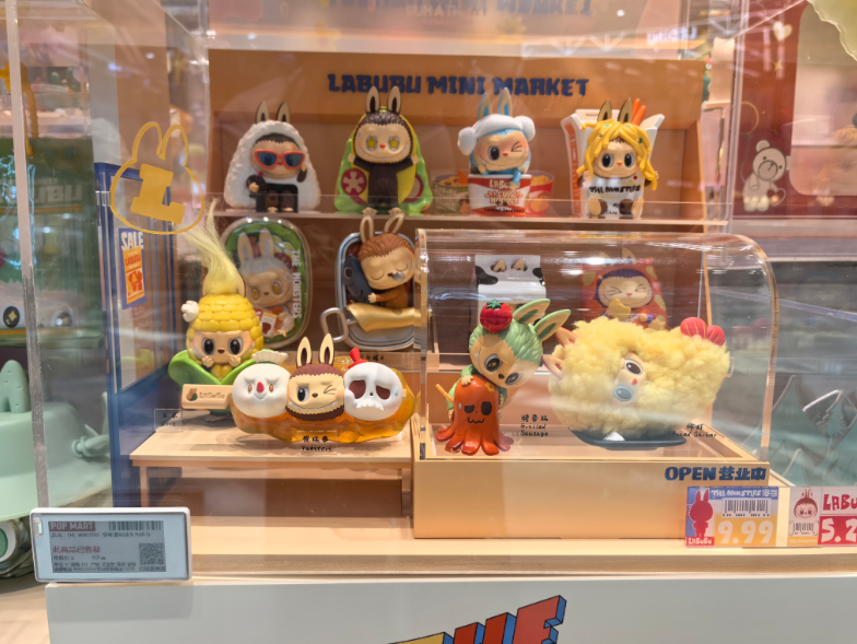 ▲南昌泡泡玛特线下门店仅剩样品展示