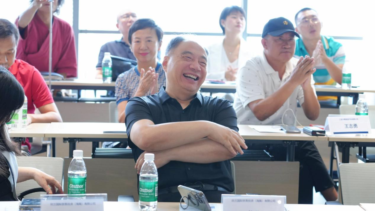 （澳籍企业家代表）