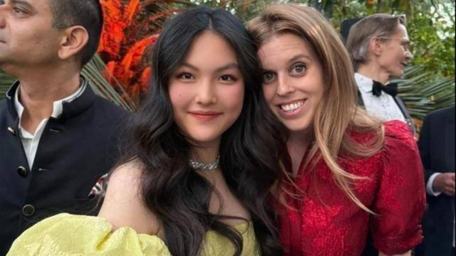 49岁李湘英国看马赛，母女俩穿透视装引热议，被嘲像两个老姐妹封面图