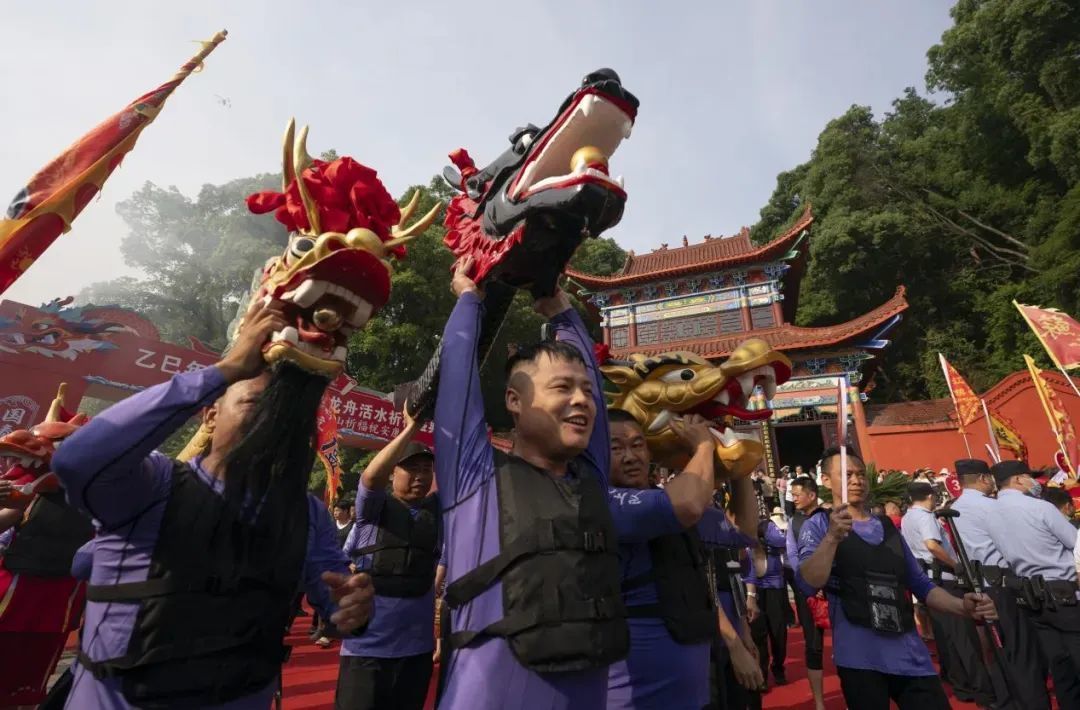 5月27日，“乙巳年仙女湖昌山廟龍舟活水祈福盛典”在仙女湖區昌山廟啟幕。記者趙春亮攝