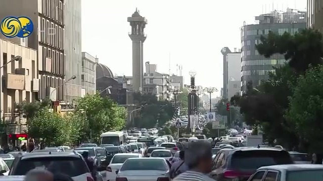 法国外长：不支持武力强推伊朗政权更迭