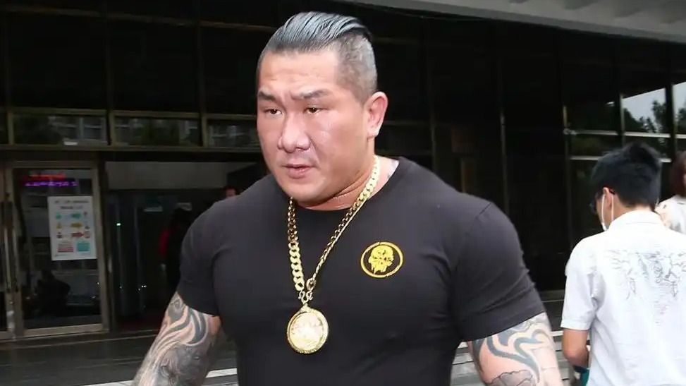 返台后直播，“馆长”怒斥民进党断章取义：吃不起茶叶蛋？我在大陆餐餐美食