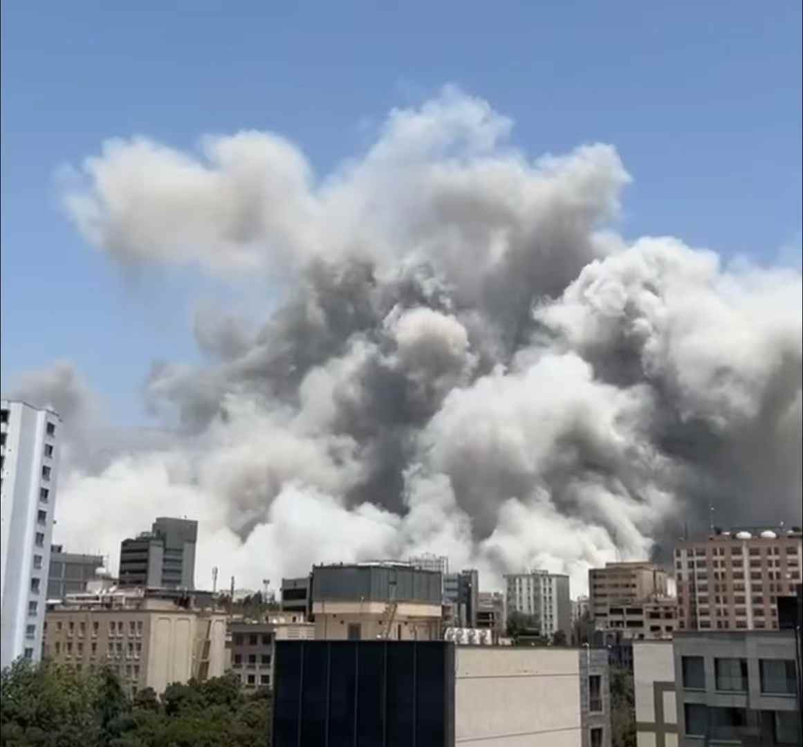 凤凰女记者战地日记|伊朗司机:这是没有战场的战争,敌人在2000多公里外却可以随时炸你