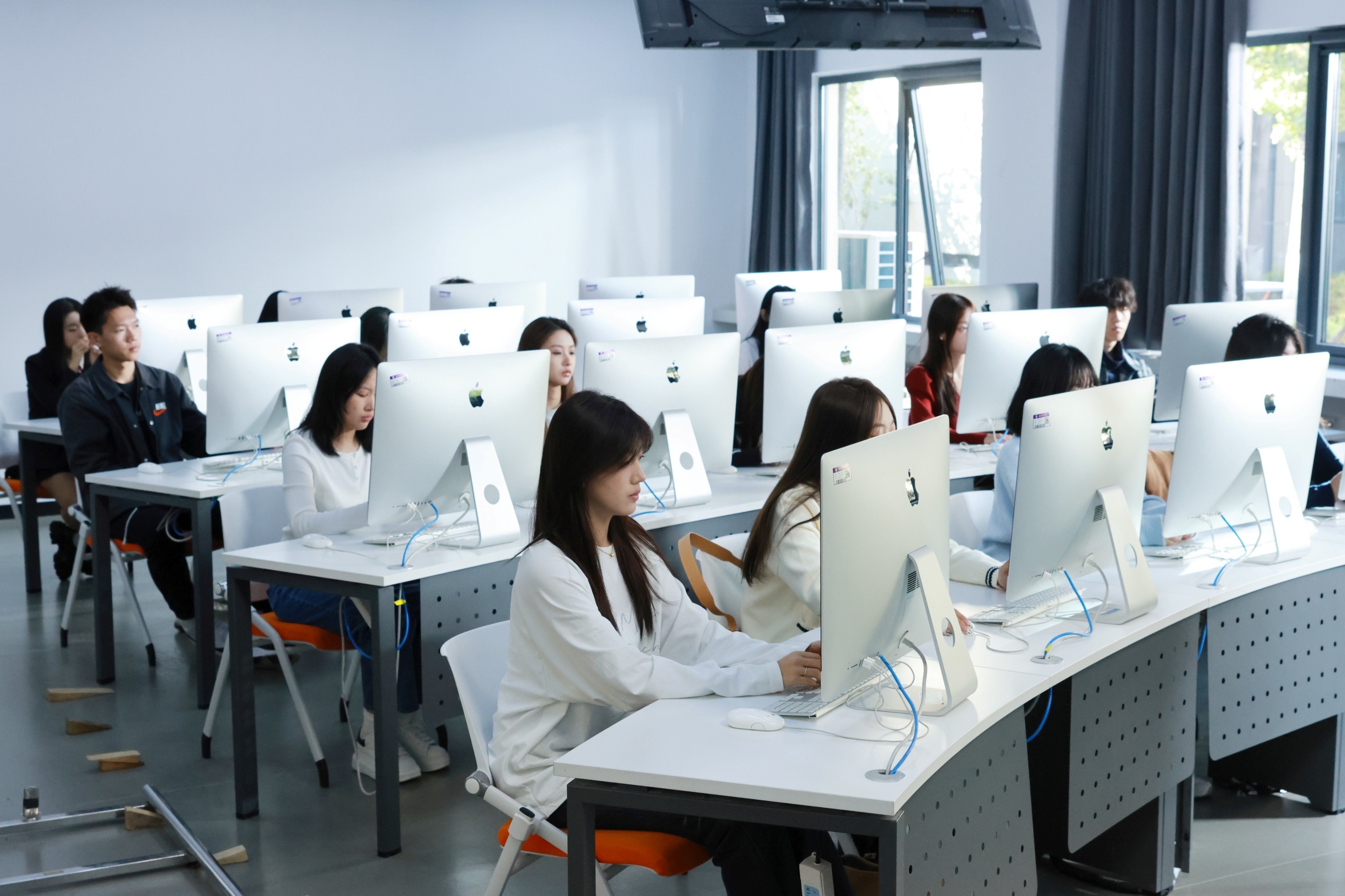 北京金融科技学院：批次多样、专业广、选科灵活且计划数增 录取后零门槛转专业