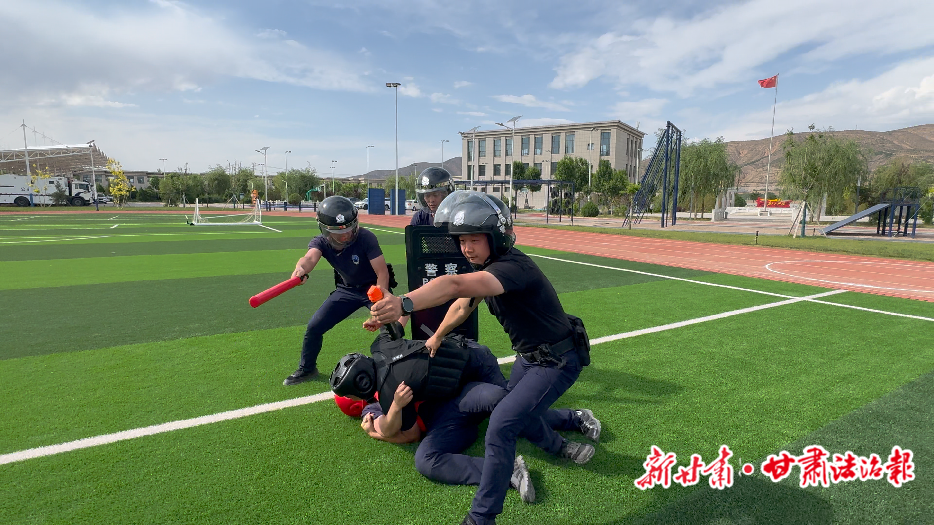 警用器械具规范使用专项训练