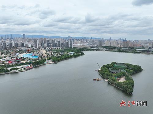 位于南昌象湖風(fēng)景區(qū)湖心島的豫章書院
