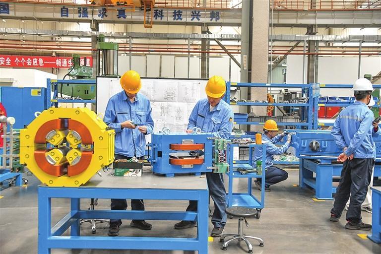 兰州泰基离子技术有限公司工人全力推进设备生产