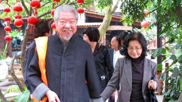 拍情色片，交往61位女友，这个娱乐圈老男人凭什么？封面图