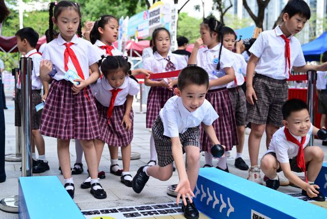 家校社街携手同行,共筑禁毒安全防线——南山区桃源街道“6.26”国际禁毒日宣传活动圆满举行