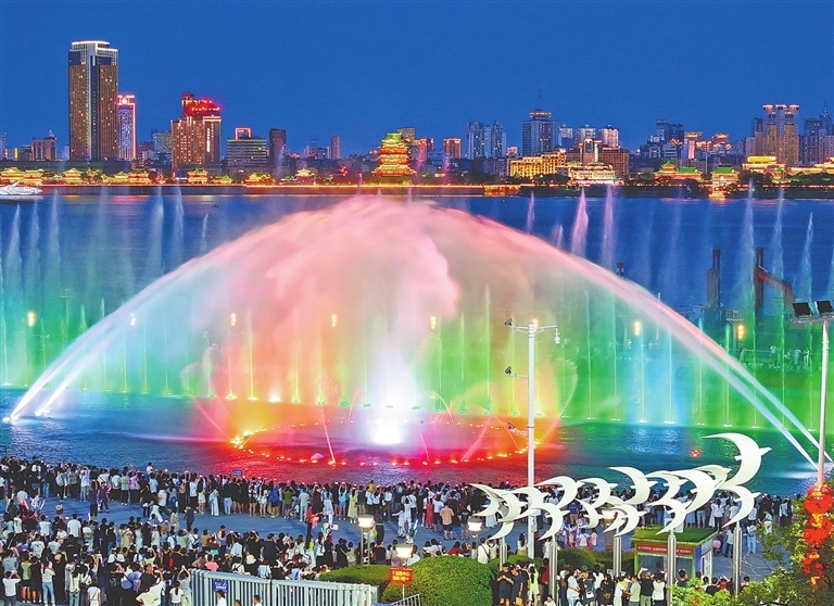 南昌：打造“夜经济”名片（图）