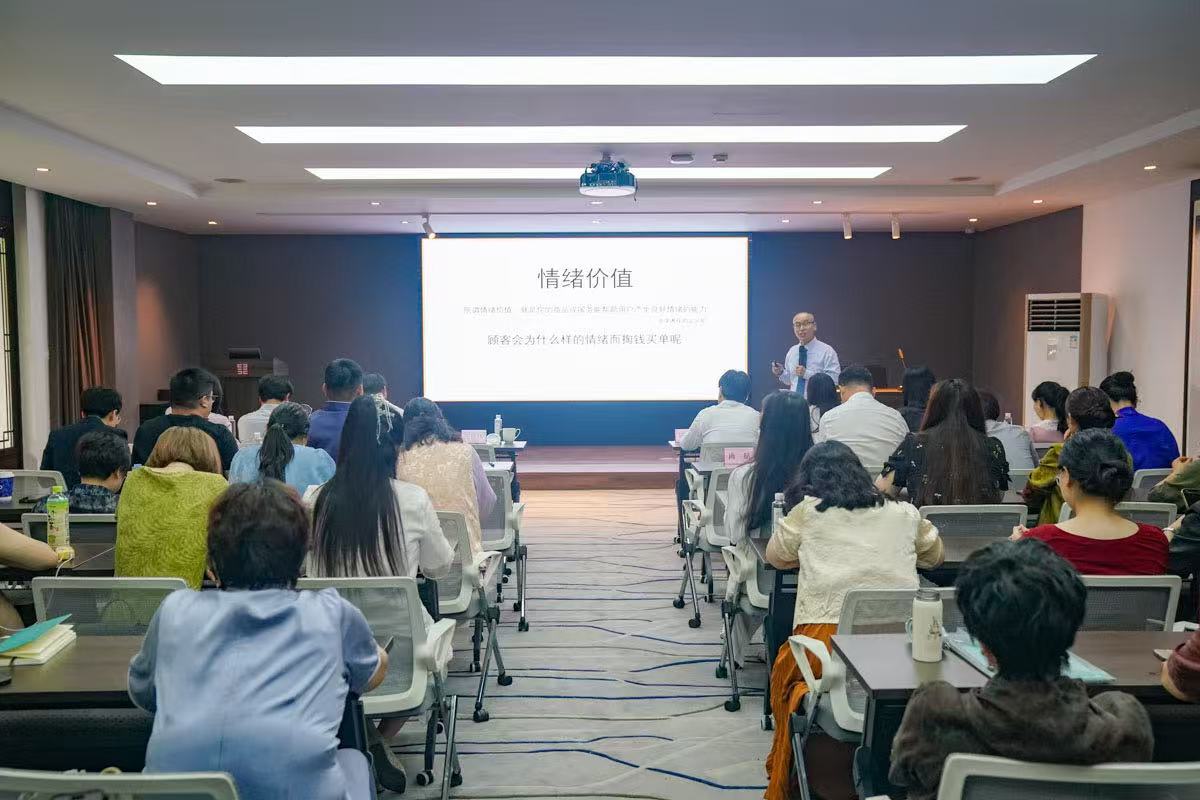针尖上的破界突围 解码苏绣产业的现代转型之路