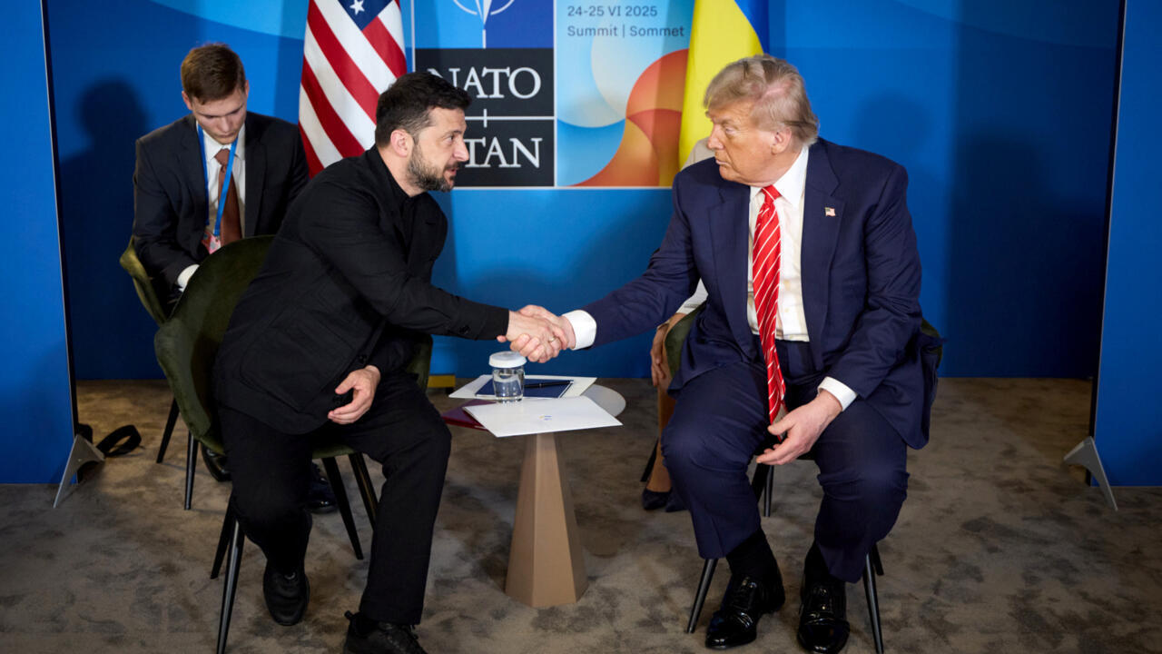 美乌总统会晤 特朗普赞泽连斯基盛装出席