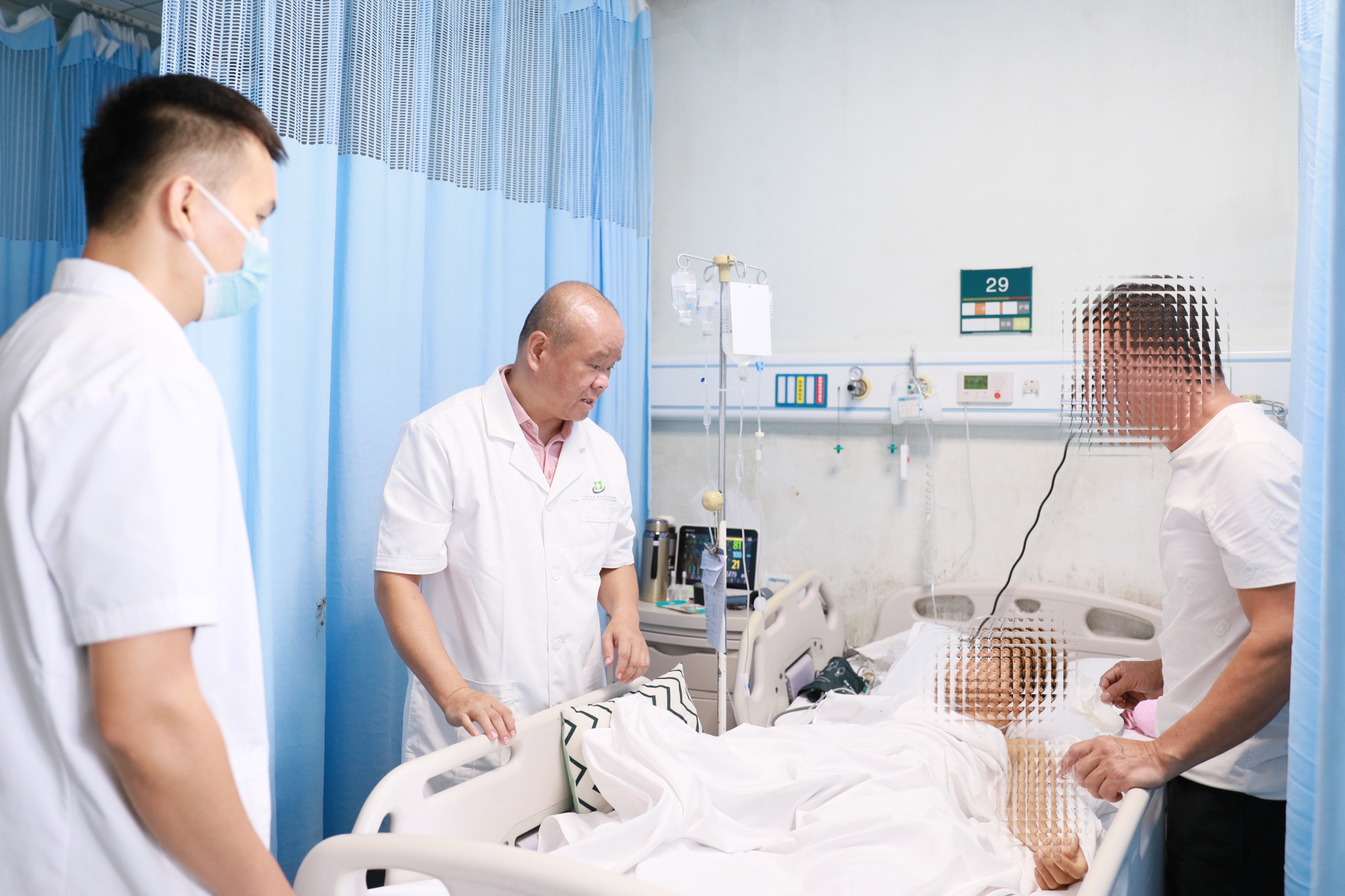 台风天生死时速！三亚中心医院高效救治16岁车祸少年