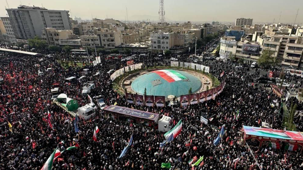 伊朗为遇难高级将领及核科学家举行国葬