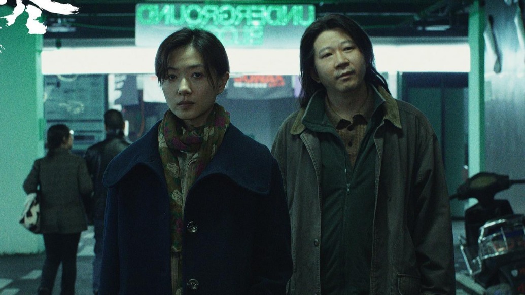 金爵奖参赛片《长夜将尽》：万茜演“杀手”，饶晓志当演员。【点击图片查看详情】