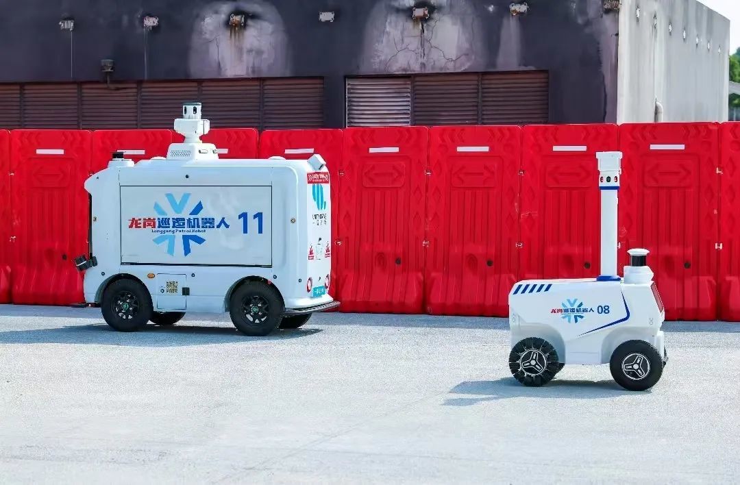 龙岗巡逻机器人