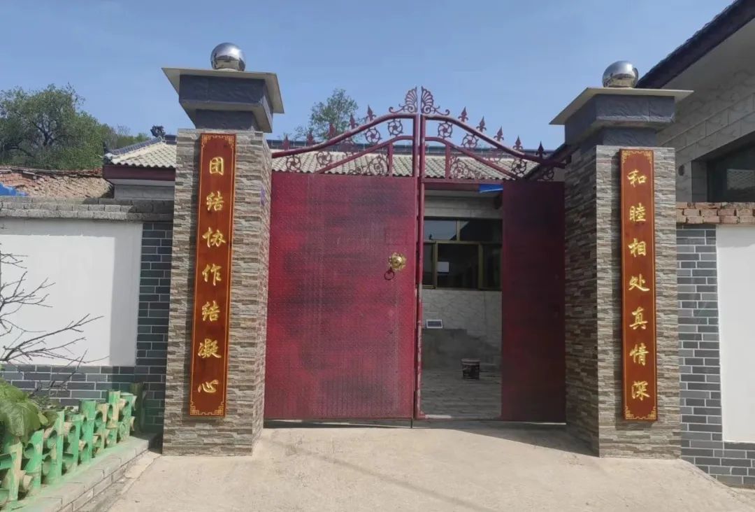 百余红手印摁下婚嫁减负键 华亭小庭院里话新风