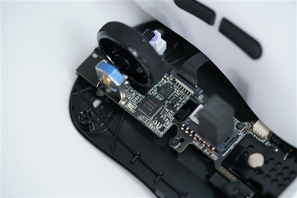 原生级双8K回报率,雷柏VT3S鼠标图赏