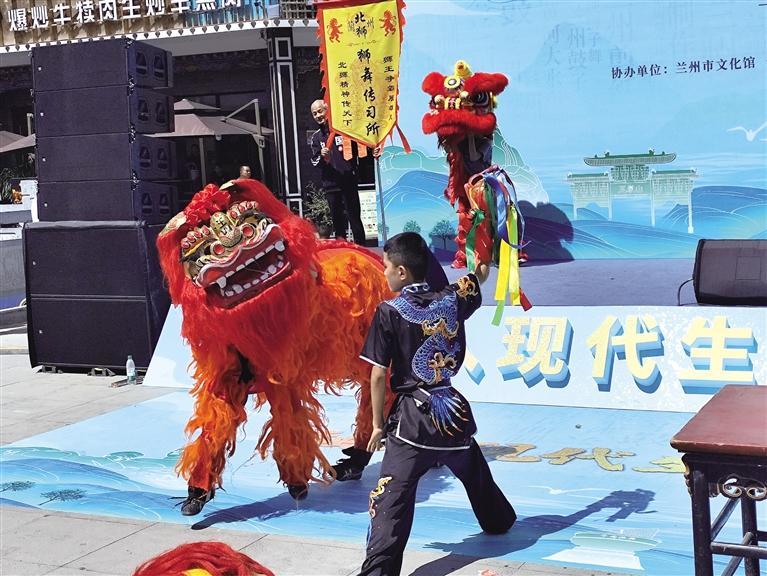 北狮舞出西北人精气神