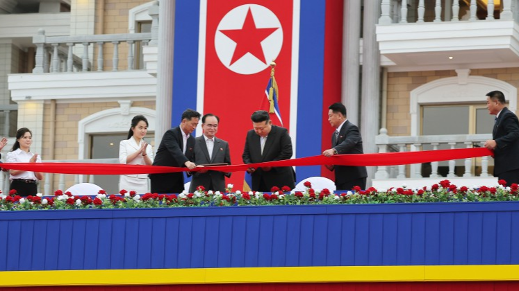 金正恩出席元山葛麻旅游区竣工典礼