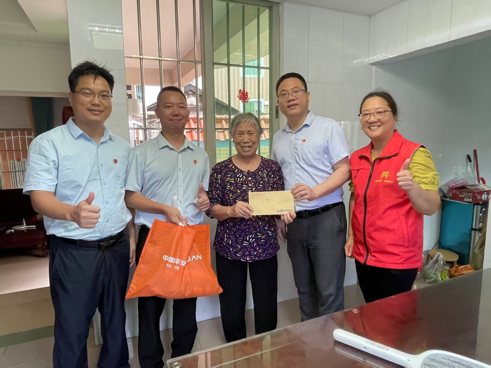 平安产险佛山分公司：均安镇天湖社区长者厨房新设备交付仪式暨老党员慰问活动圆满举行