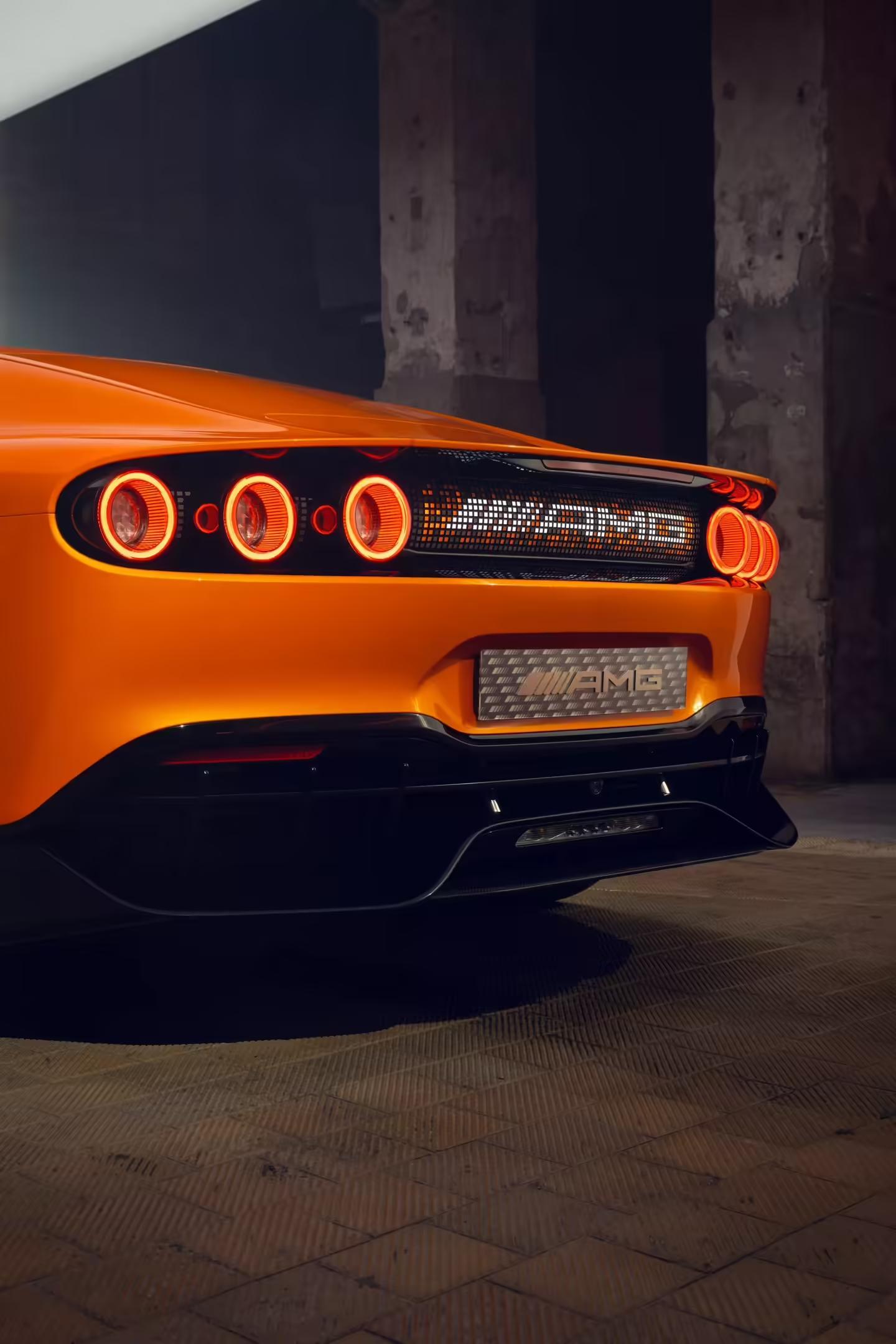 全新梅赛德斯-AMG GT XX概念轿跑正式亮相:1341马力纯电怪兽,技术与F1赛车同源