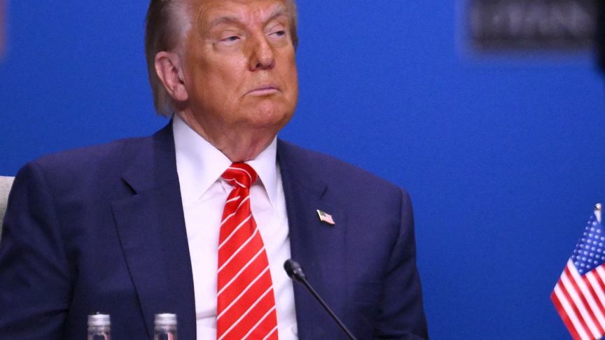 特朗普冒险攻击伊核设施！B2佯攻飞越太平洋，不怕中俄当真？