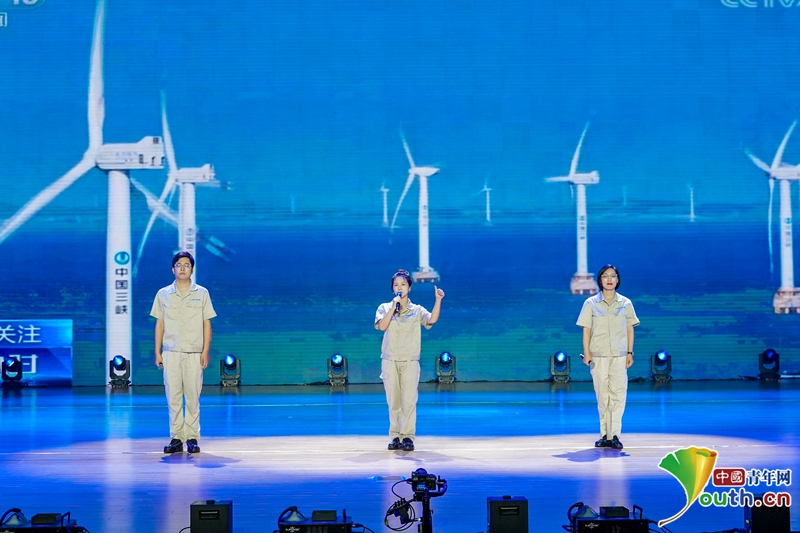 洛阳轴承集团股份有限公司技术创新团队在现场分享“国之重器”的故事。中国青年网记者 李华锡 摄