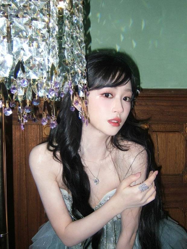 杨肸子青春有活力。