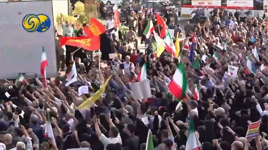 伊朗民众上街抗议美以侵略，高呼“打倒美以”口号，伊朗总统参加