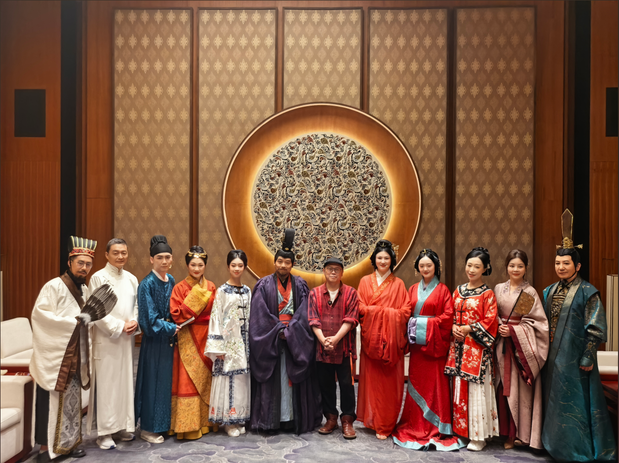 “对视——湖湘文化与叶锦添新东方美学的时空重构”大展启幕